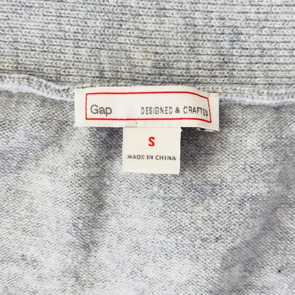 Gap V Neck Sweater Very Soft! Size S-M - Picture 3 of 3